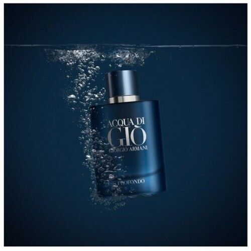 Jason Morgan, emblematic muse of Acqua Di Gio Profondo by Giorgio Armani