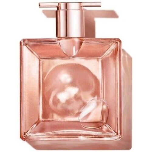 Idôle L'Intense by Lancôme, all the audacity of a woman added to the finesse of a bottle